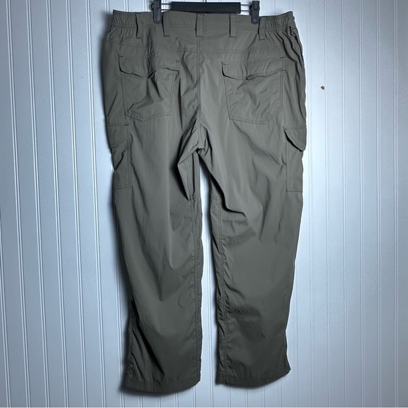 L.L. Bean Men's XL Cargo Pants Patch Secured zipper Pocket Elastic Waist - Picture 5 of 12